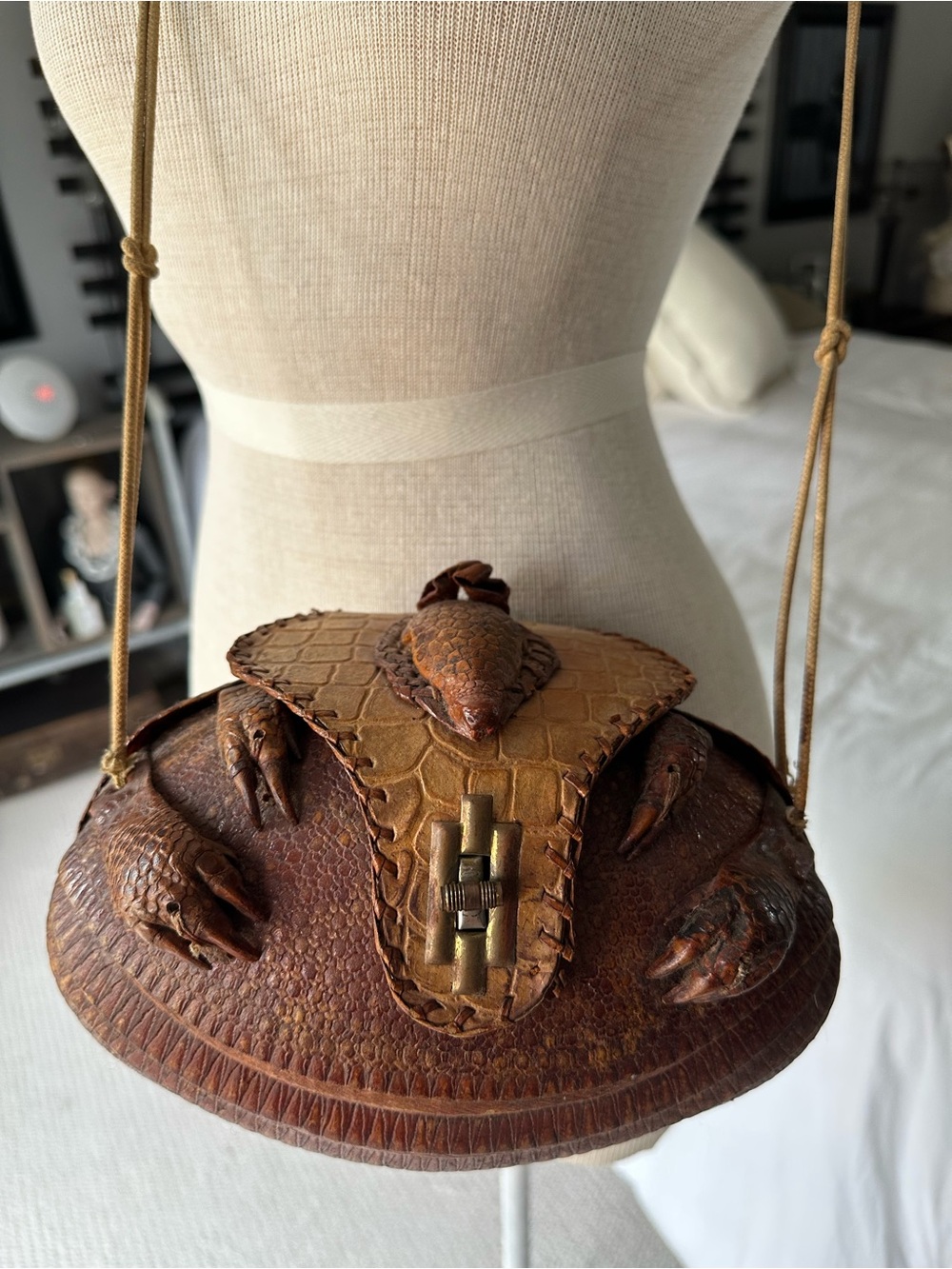 Vintage armadillo purse, purchased in 1968 - Picture 13 of 17